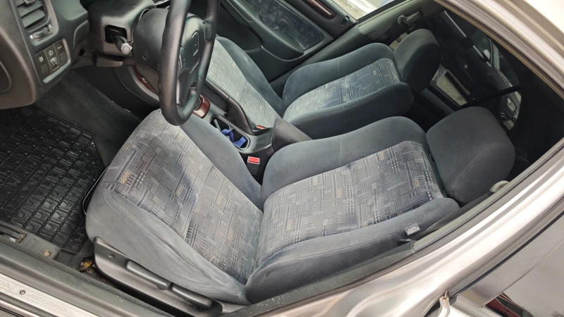 Honda Accord ГАЗОВ ИНЖЕКЦИОН/ВСИЧКО ПЛАТЕНО/ОБСЛУЖЕН, снимка 16 - Автомобили и джипове - 52696540