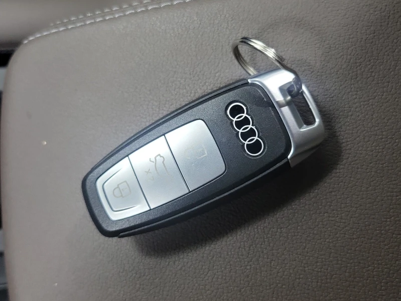 Audi A3 TECHNIK * * CARFAX * * АВТО КРЕДИТ * * , снимка 16 - Автомобили и джипове - 52937376