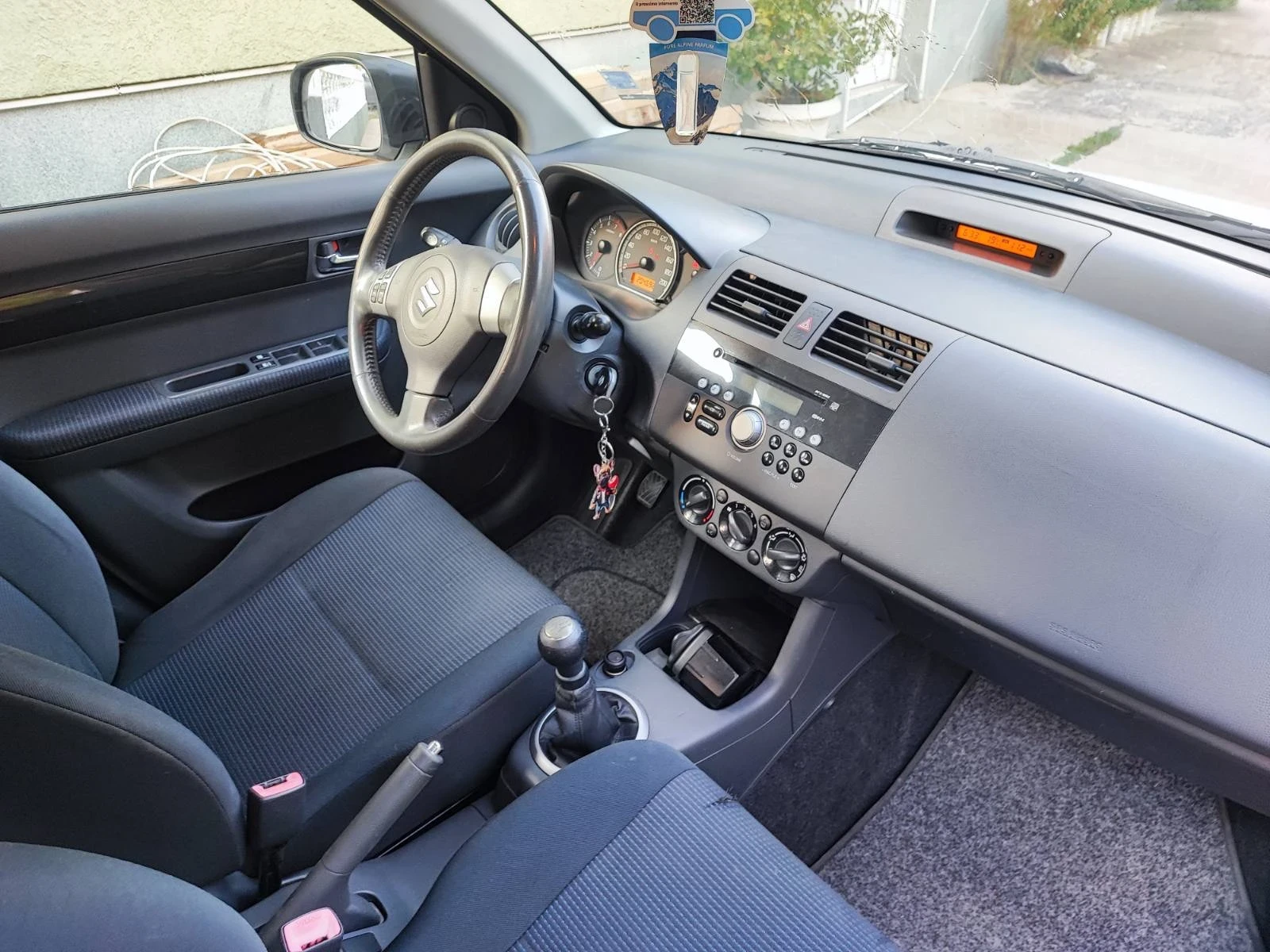 Suzuki Swift 1.4 4х4 - изображение 6