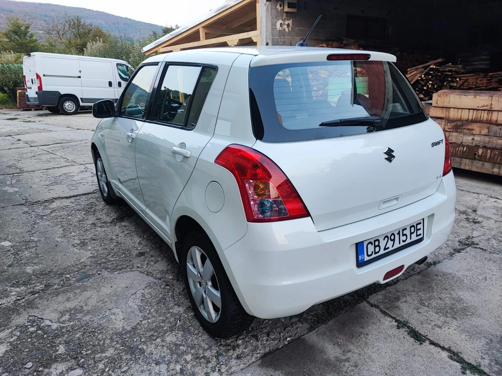Suzuki Swift 1.4 4х4 - изображение 2
