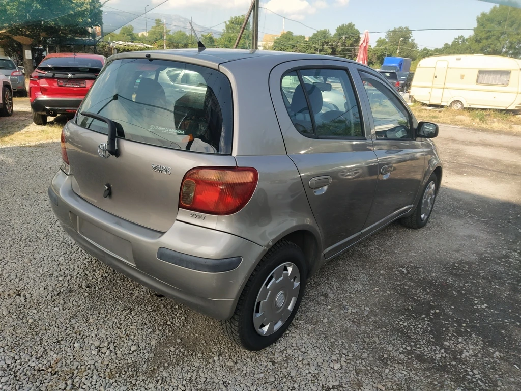 Toyota Yaris 1, 0 vvti - изображение 7