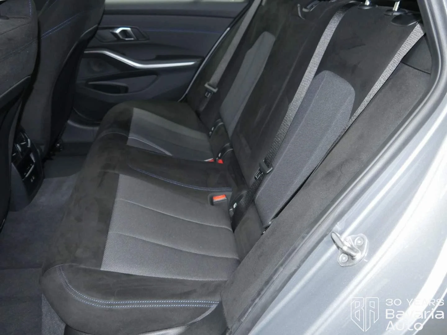 BMW 318 i Touring M Sport Paket Steptronic - изображение 8