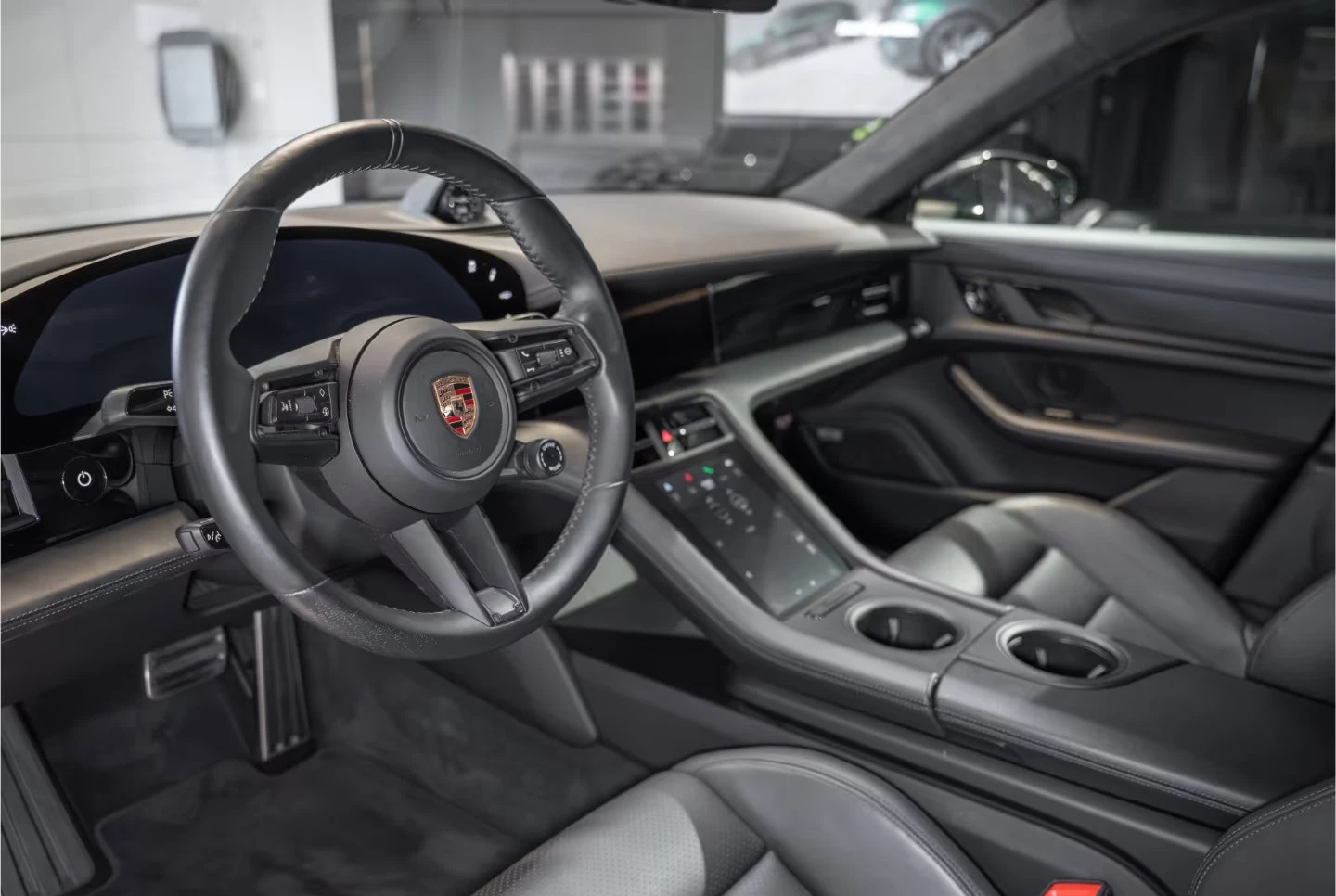 Porsche Taycan TURBO/680HP/ГАРАНЦИЯ/360/BOSE/PANO/4X4/94kWh/827v - изображение 8