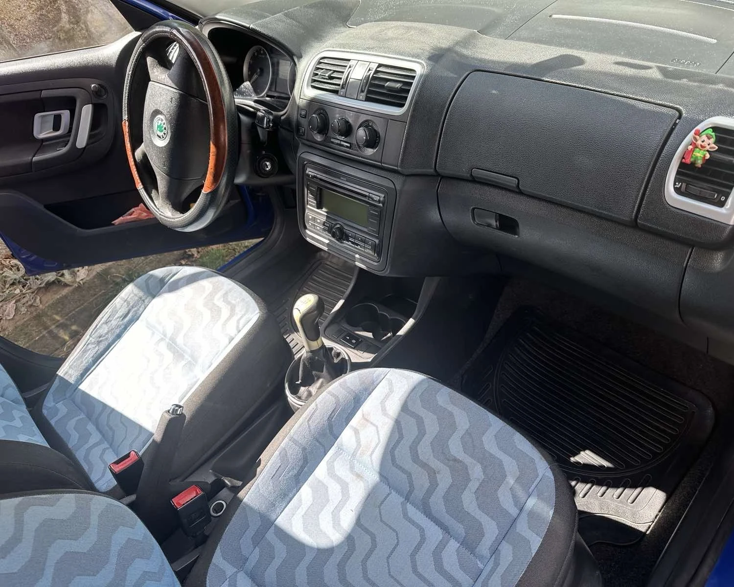 Skoda Fabia, снимка 5 - Автомобили и джипове - 53912006