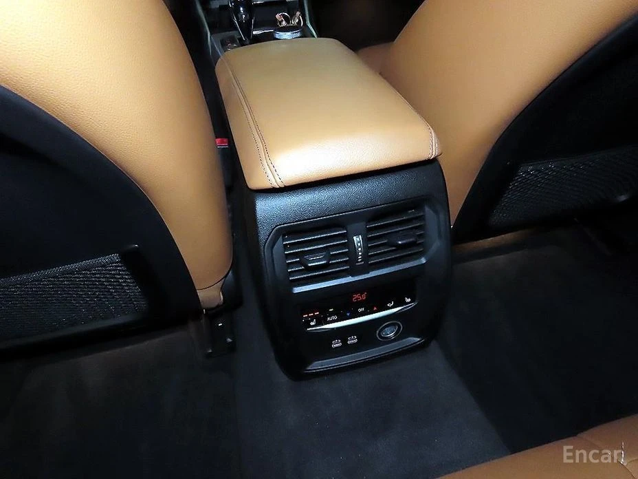 BMW 330 M-PACK* DISTRONIC* LASER* HARMAN KARDON* HEAD-UP* , снимка 17 - Автомобили и джипове - 53938888