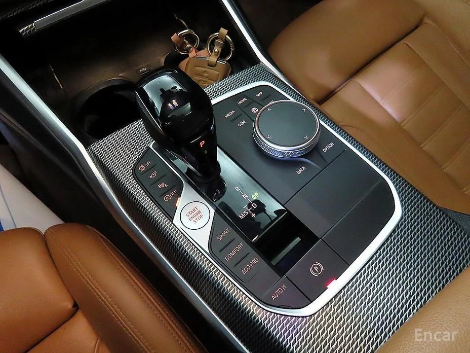 BMW 330 M-PACK* DISTRONIC* LASER* HARMAN KARDON* HEAD-UP* , снимка 13 - Автомобили и джипове - 53938888