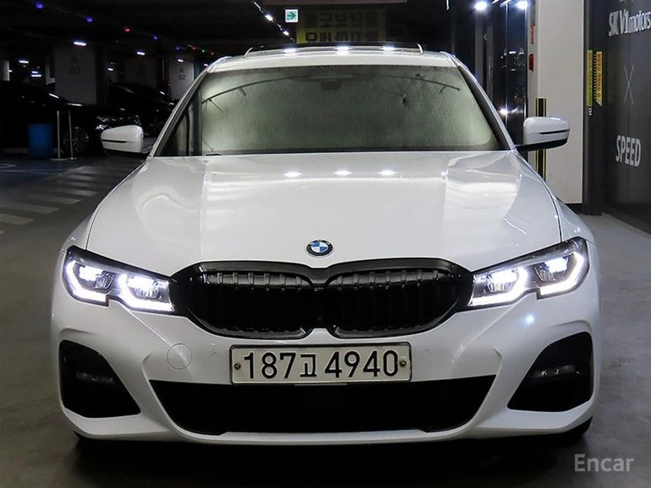 BMW 330 M-PACK* DISTRONIC* LASER* HARMAN KARDON* HEAD-UP* , снимка 5 - Автомобили и джипове - 53938888