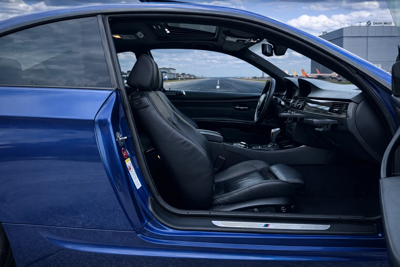 BMW 330 Keyless/Mpack/Шибидах, снимка 12 - Автомобили и джипове - 54049387