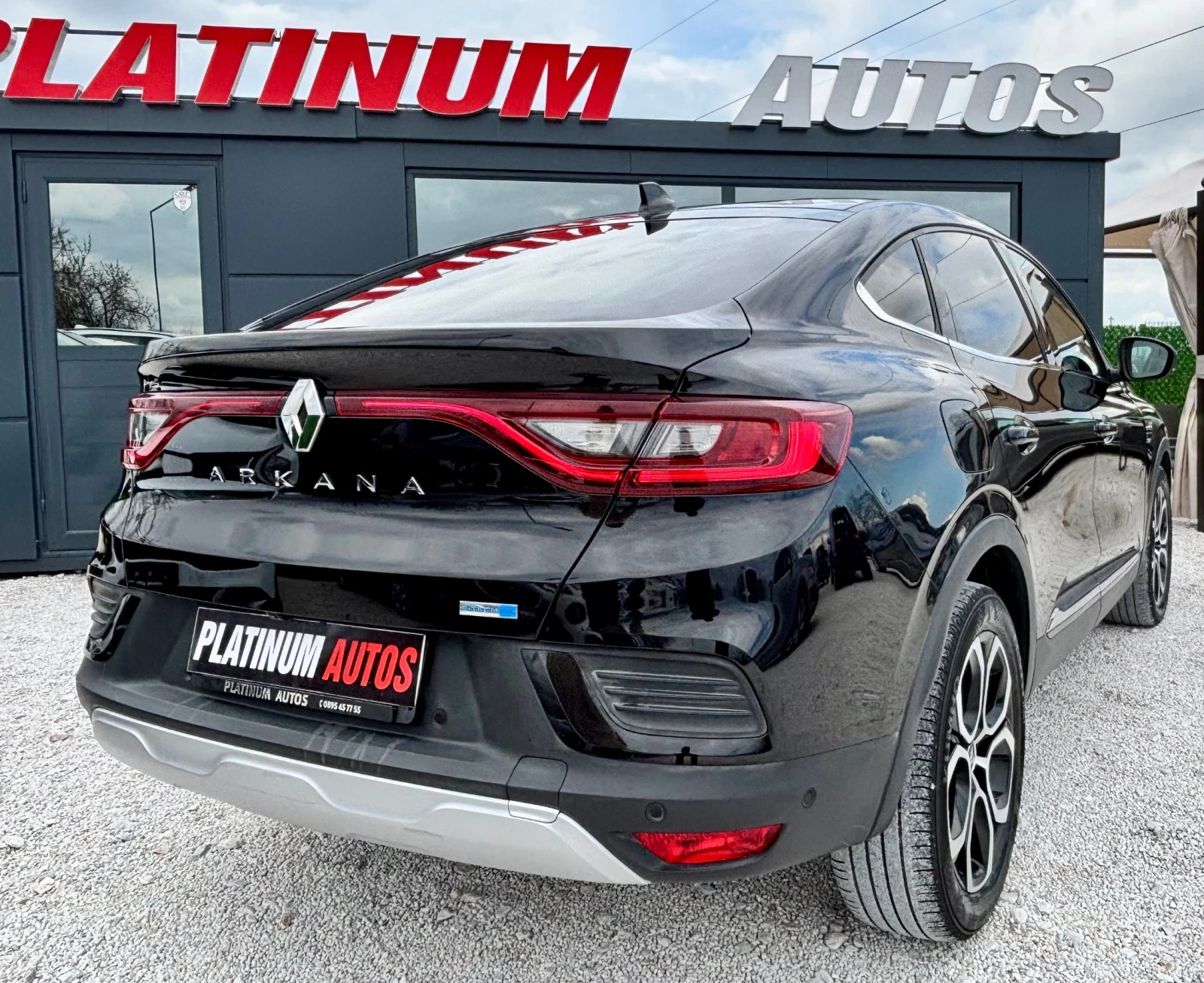 Renault Arkana 1.6 E-TECH/HYBRID/LED/TOP, снимка 4 - Автомобили и джипове - 54084314