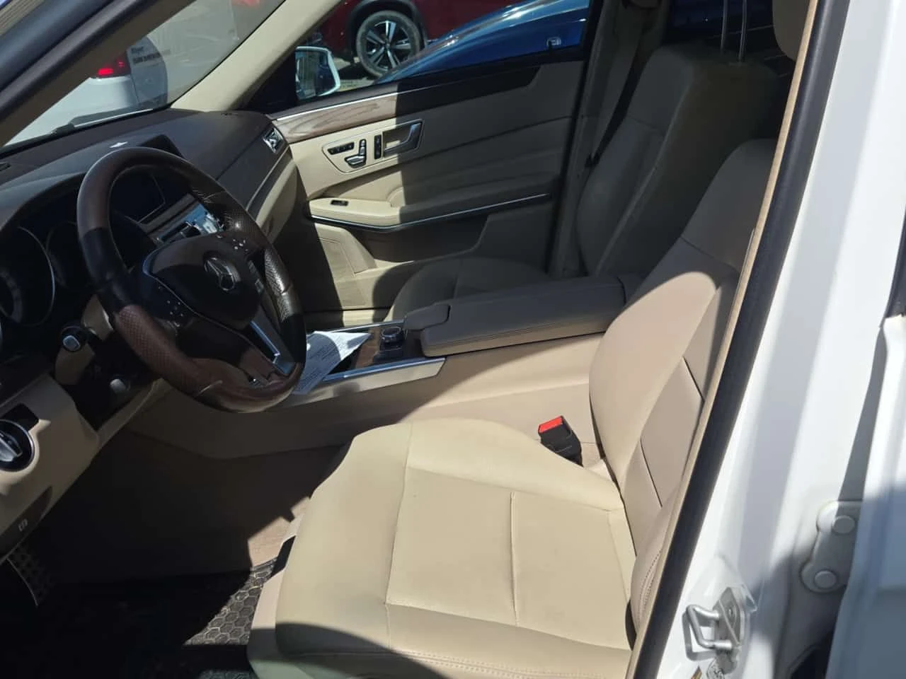 Mercedes-Benz E 300 * ПОДГРЕВ* ПАНОРАМА* KEYLESS* NAVI* , снимка 7 - Автомобили и джипове - 54564988