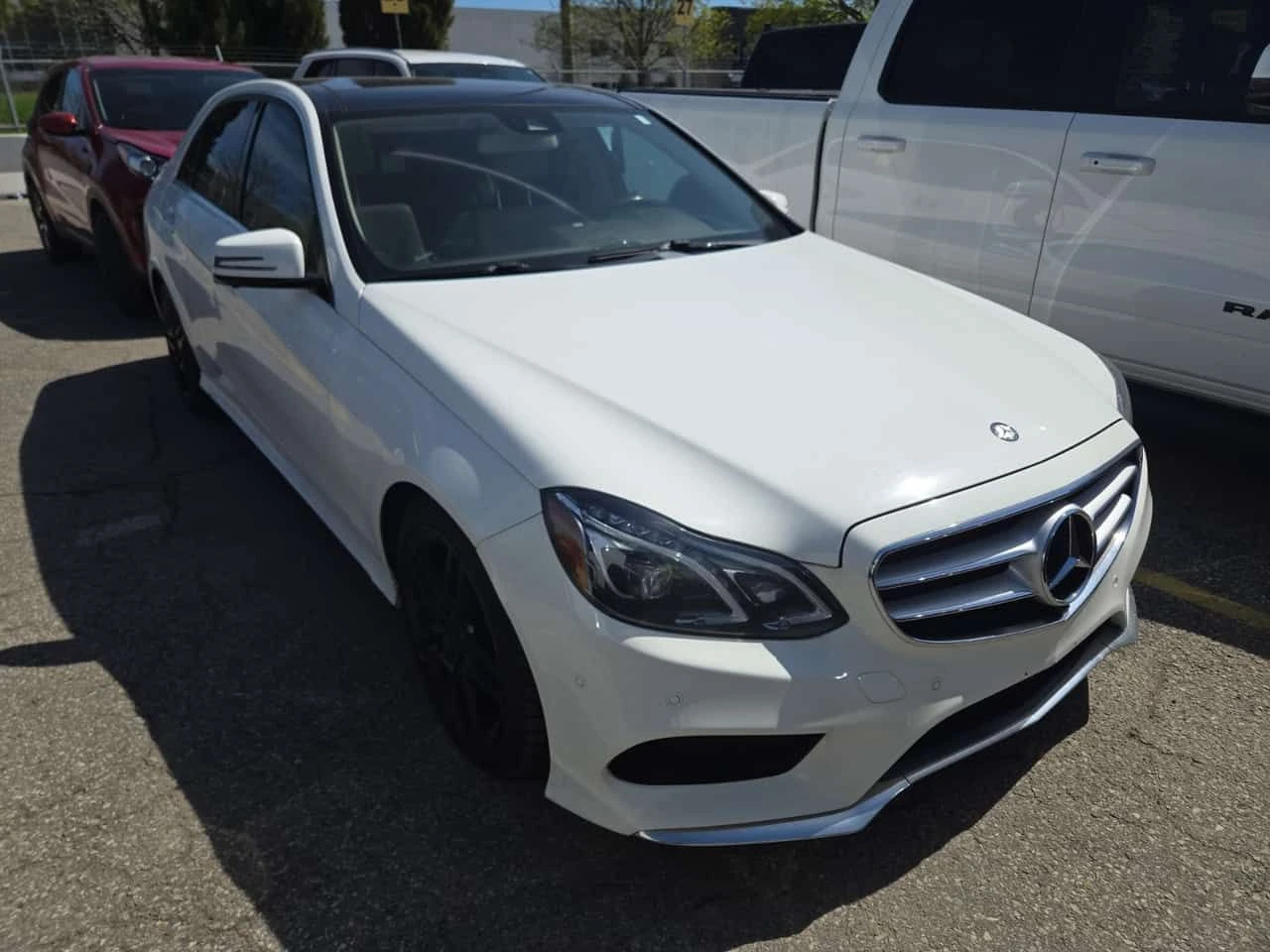 Mercedes-Benz E 300 * ПОДГРЕВ* ПАНОРАМА* KEYLESS* NAVI* , снимка 2 - Автомобили и джипове - 54564988