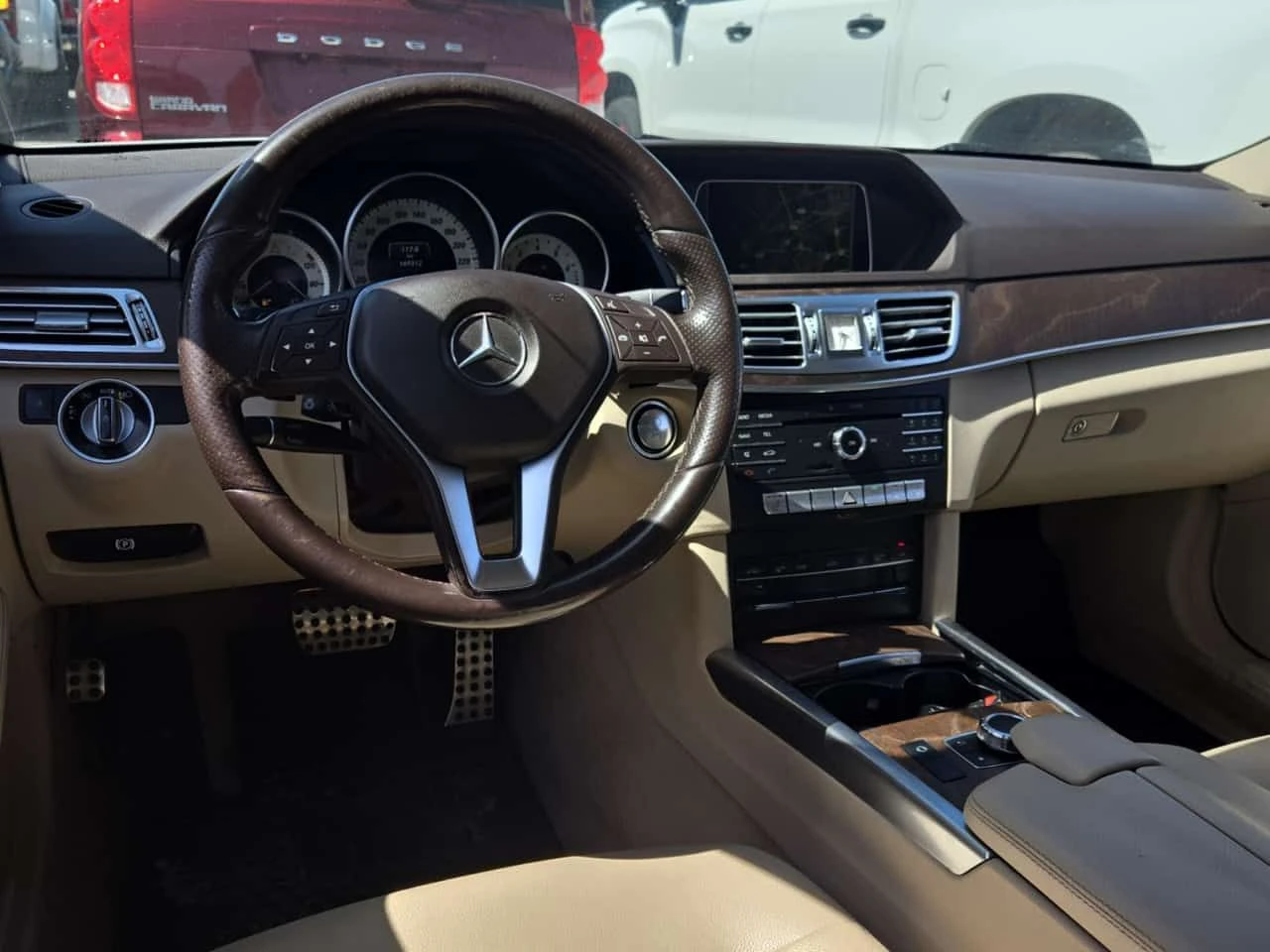 Mercedes-Benz E 300 * ПОДГРЕВ* ПАНОРАМА* KEYLESS* NAVI* , снимка 9 - Автомобили и джипове - 54564988