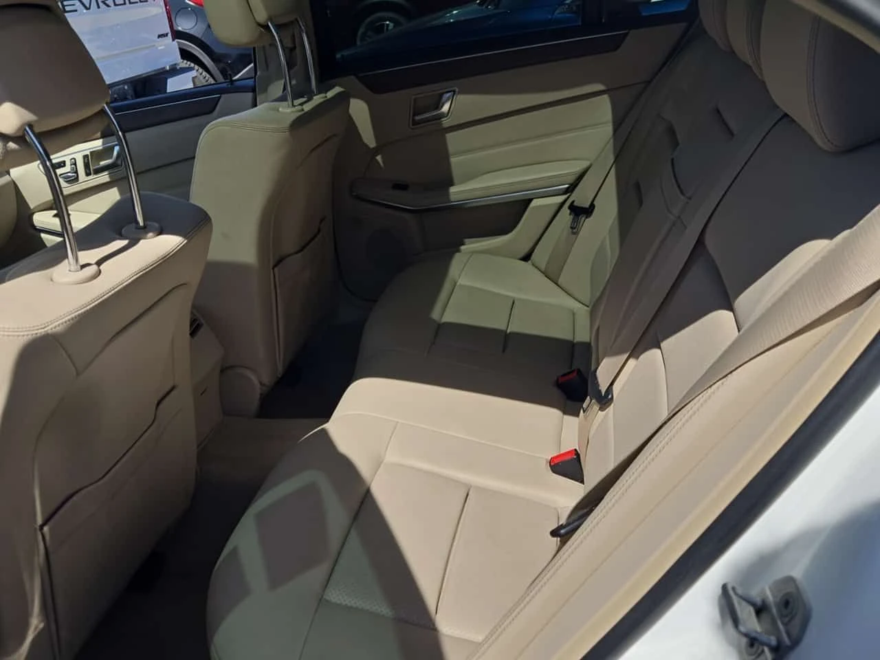 Mercedes-Benz E 300 * ПОДГРЕВ* ПАНОРАМА* KEYLESS* NAVI* , снимка 11 - Автомобили и джипове - 54564988