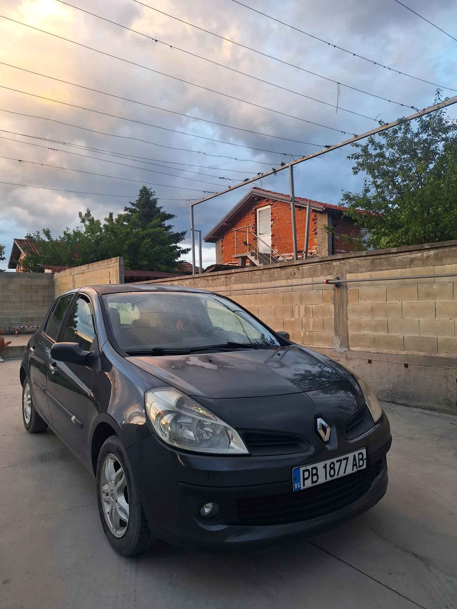 Renault Clio 1.2 Бензин , снимка 3 - Автомобили и джипове - 54658929