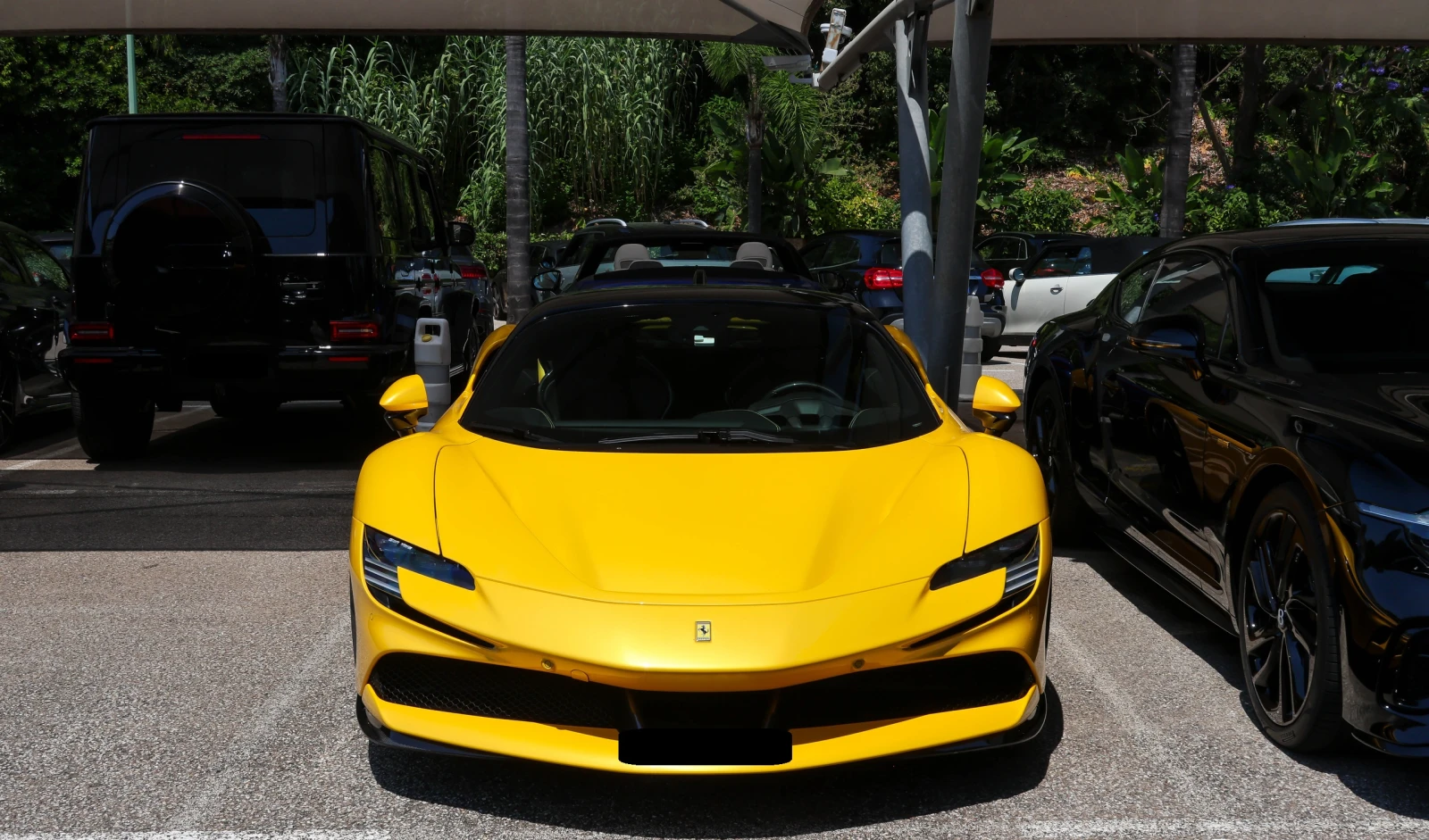 Ferrari SF 90 Stradale 4.0 V8 Plug-in Hybrid, снимка 3 - Автомобили и джипове - 54775447