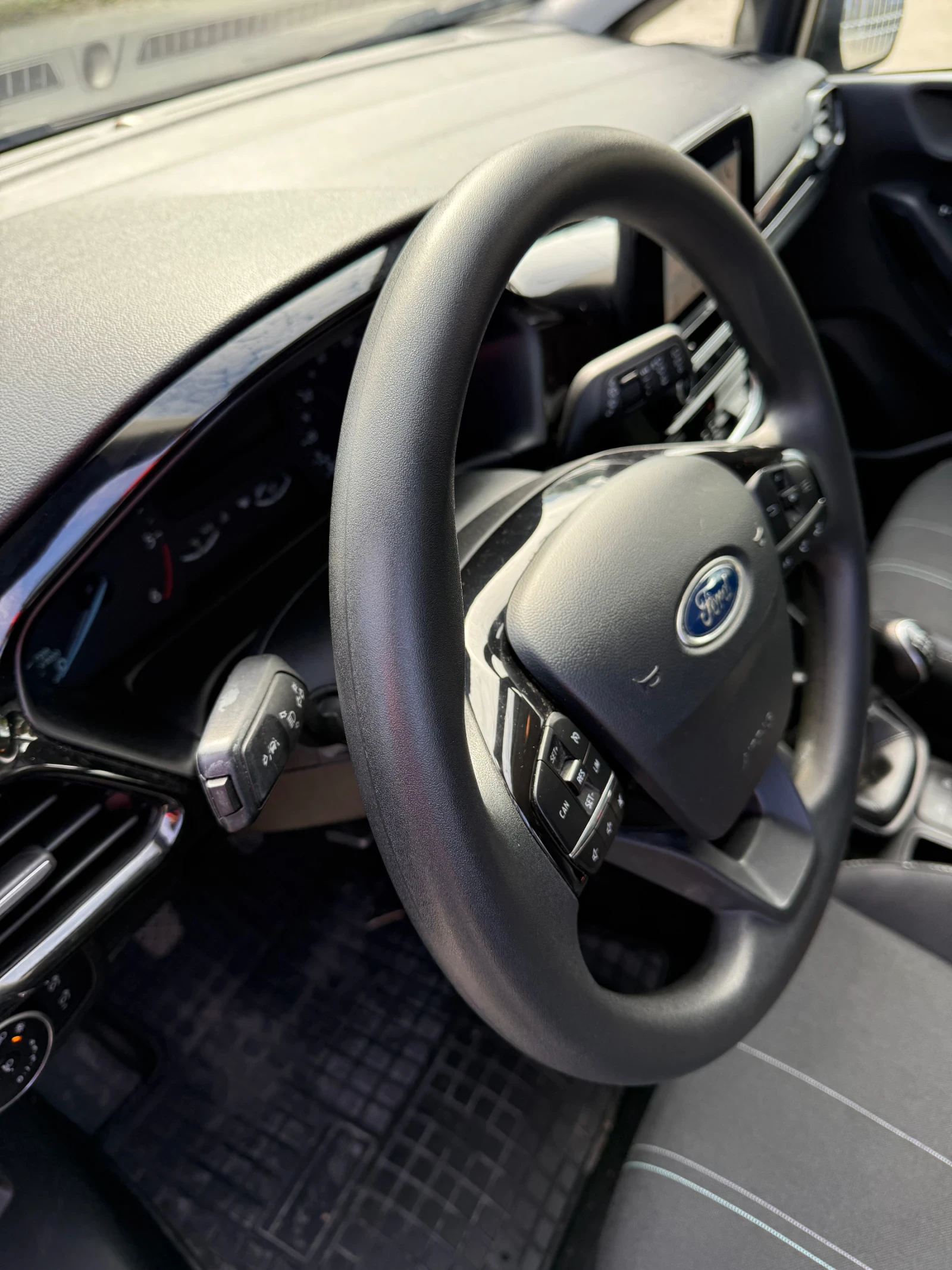 Ford Fiesta 1.5 | Mobile.bg � ����������� 10