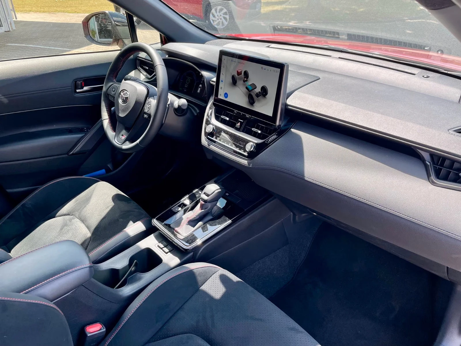 Toyota Corolla Cross 2.0HEV/182HP/GR-SPORT/CAM/NAVI/KLESS/106a | Mobile.bg � ����������� 13