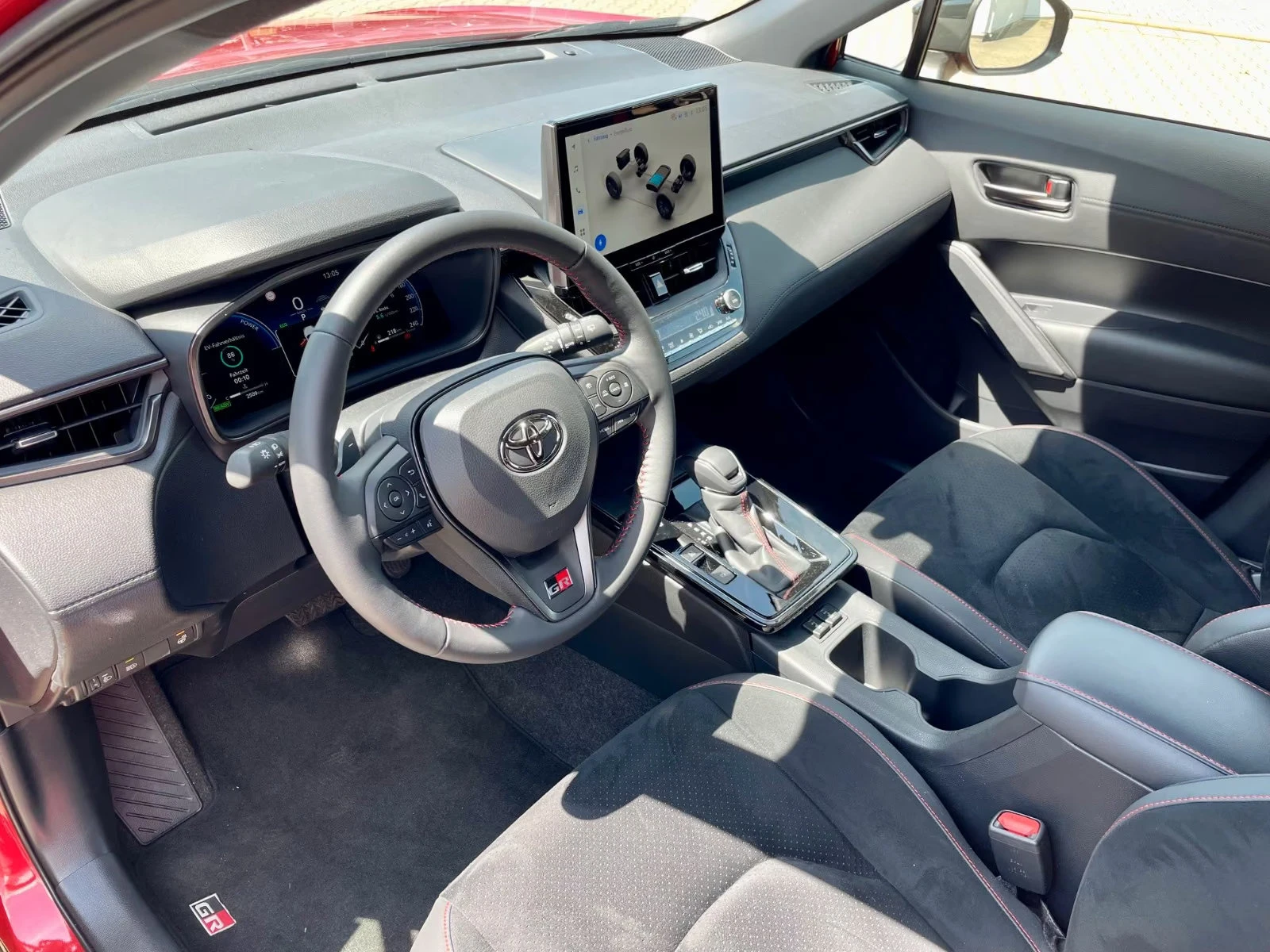 Toyota Corolla Cross 2.0HEV/182HP/GR-SPORT/CAM/NAVI/KLESS/106a | Mobile.bg � ����������� 10