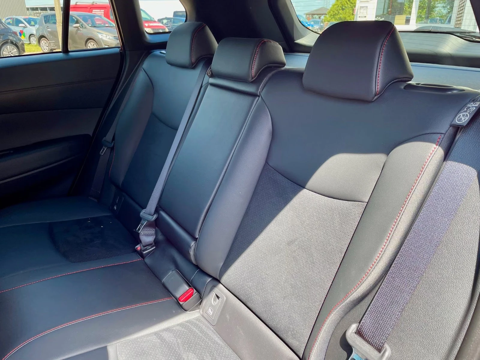 Toyota Corolla Cross 2.0HEV/182HP/GR-SPORT/CAM/NAVI/KLESS/106a | Mobile.bg � ����������� 14