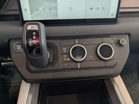 Land Rover Defender * V8 * 2 КЛЮЧА* ПОДГРЕВ* KEYLESS* , снимка 14
