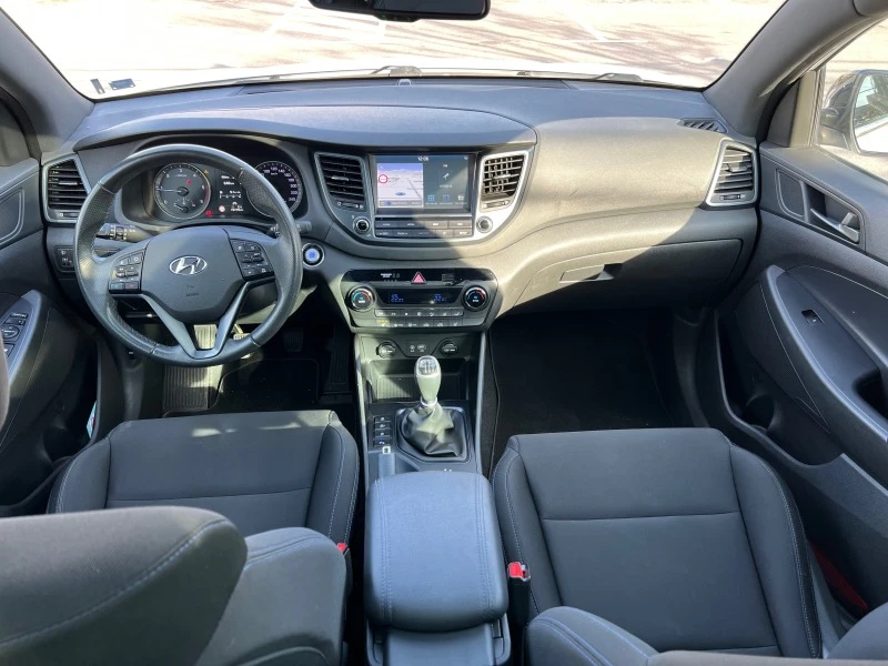 Hyundai Tucson 1, 7 CRDI, снимка 9 - Автомобили и джипове - 47647178