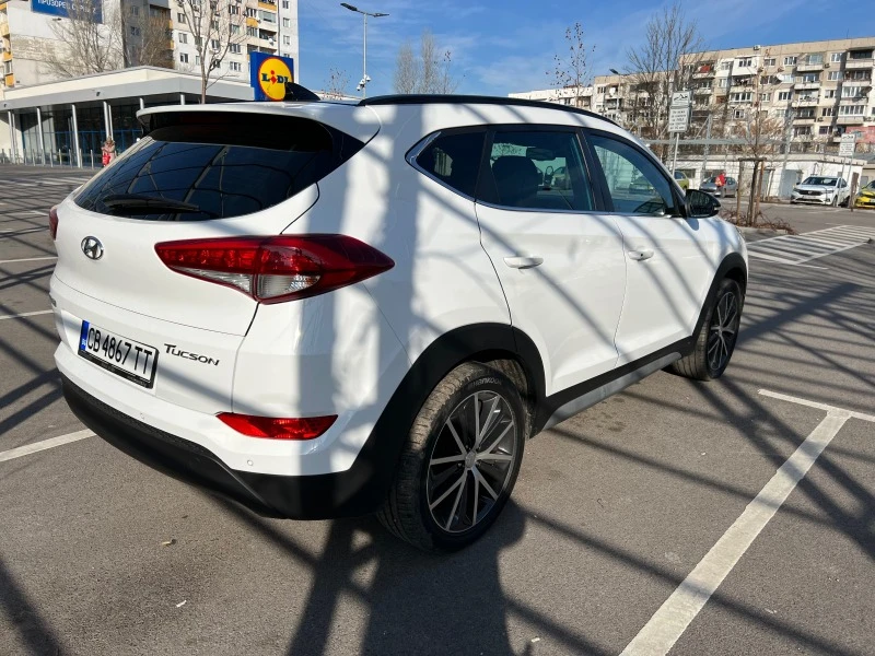 Hyundai Tucson 1, 7 CRDI, снимка 5 - Автомобили и джипове - 47647178