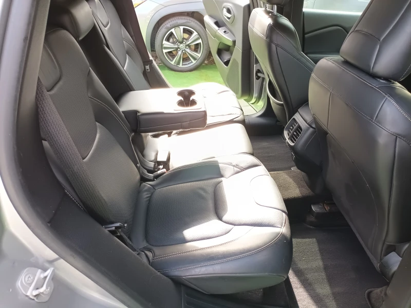 Jeep Cherokee, снимка 9 - Автомобили и джипове - 53525480