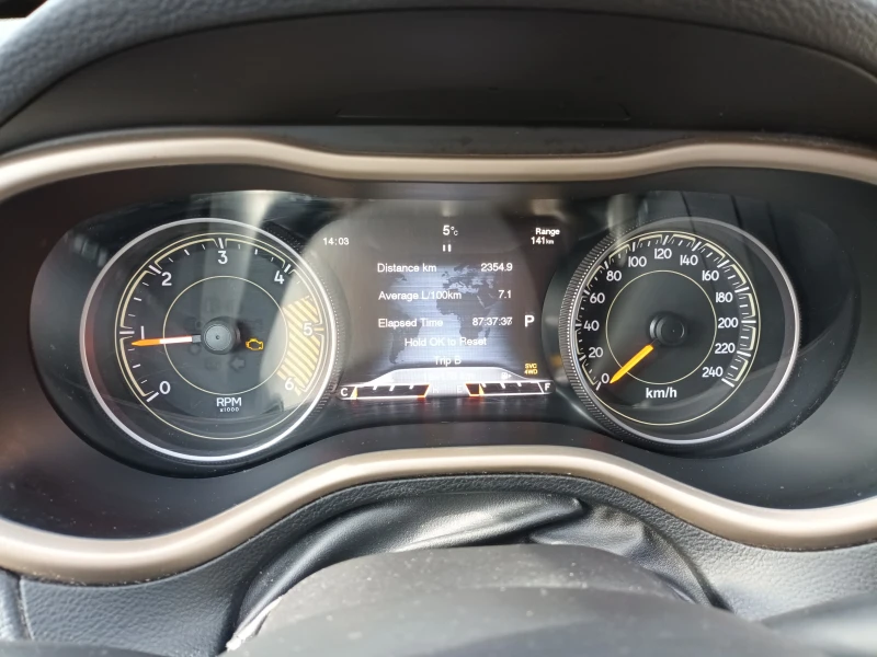 Jeep Cherokee, снимка 15 - Автомобили и джипове - 53525480