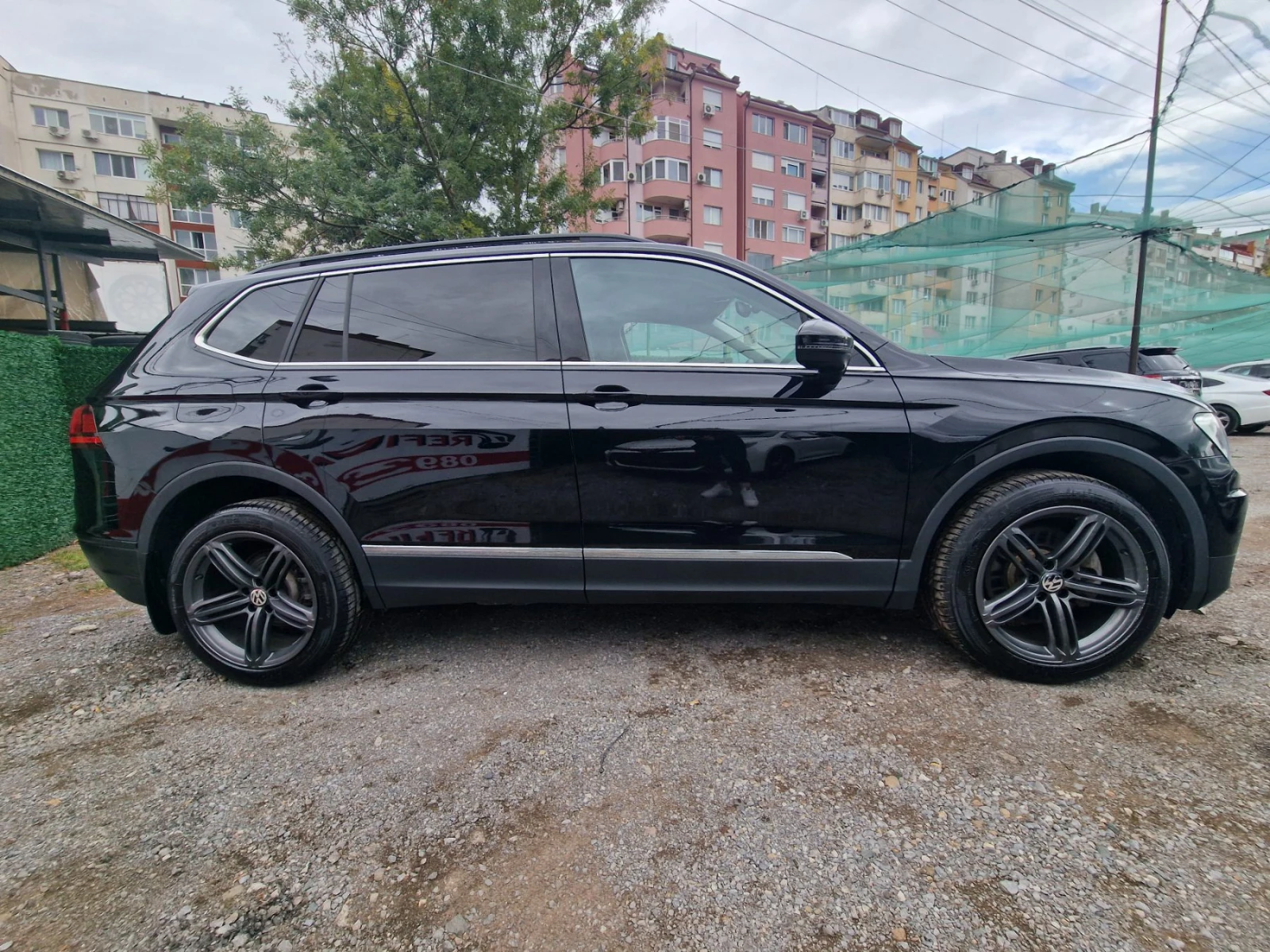 VW Tiguan 2.0T SE 4MOTION С гаранция! - изображение 8