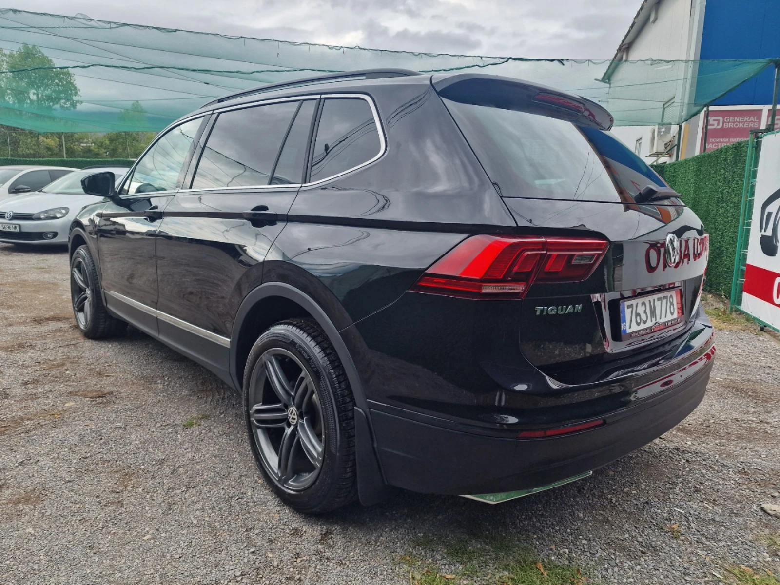 VW Tiguan 2.0T SE 4MOTION С гаранция! - изображение 3