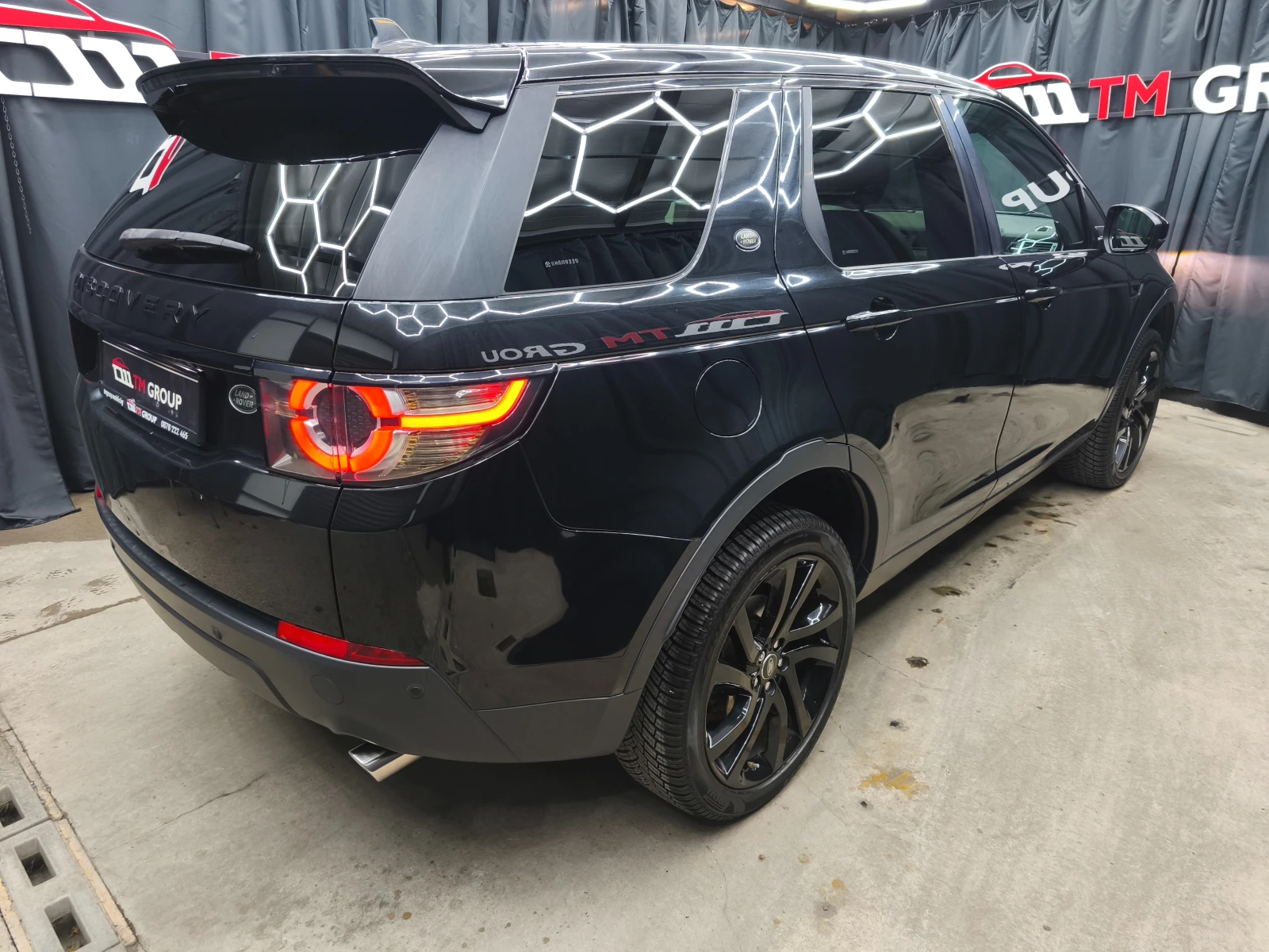 Land Rover Discovery Sport 2.0TDI Automatic 4x4 - изображение 4