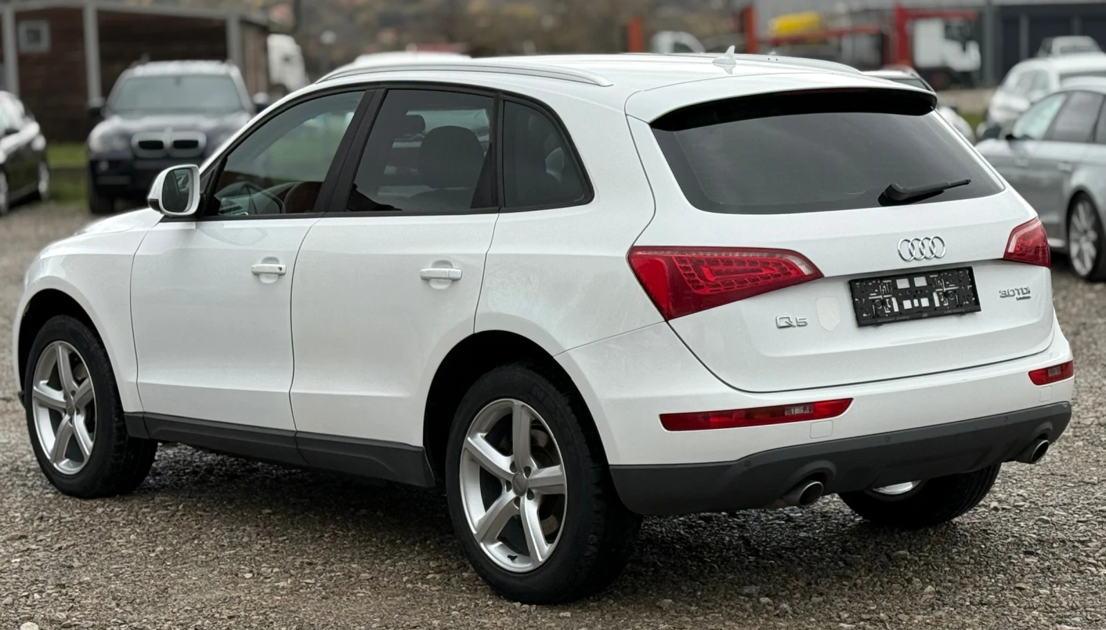 Audi Q5 3.0TDi 239к.с * Навигация* * Ксенон*  - изображение 4