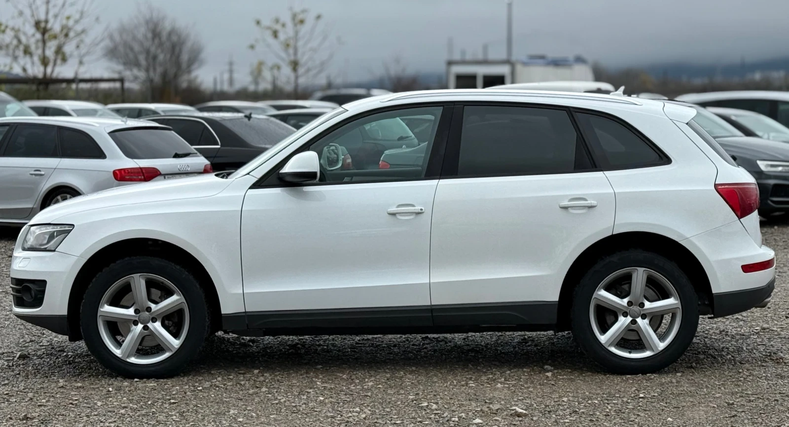 Audi Q5 3.0TDi 239к.с * Навигация* * Ксенон*  - изображение 7