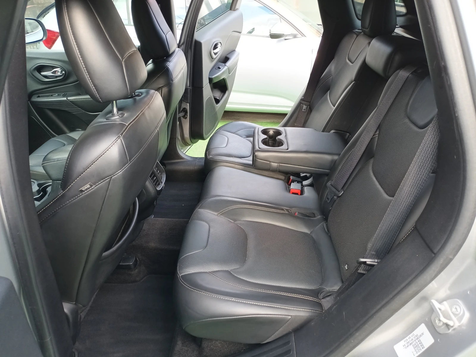 Jeep Cherokee  - изображение 10