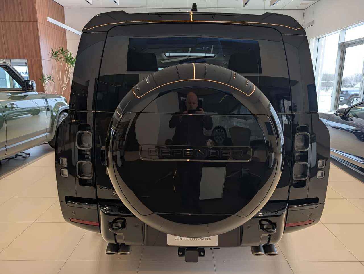 Land Rover Defender * V8 * 2 КЛЮЧА* ПОДГРЕВ* KEYLESS* , снимка 4 - Автомобили и джипове - 53742364