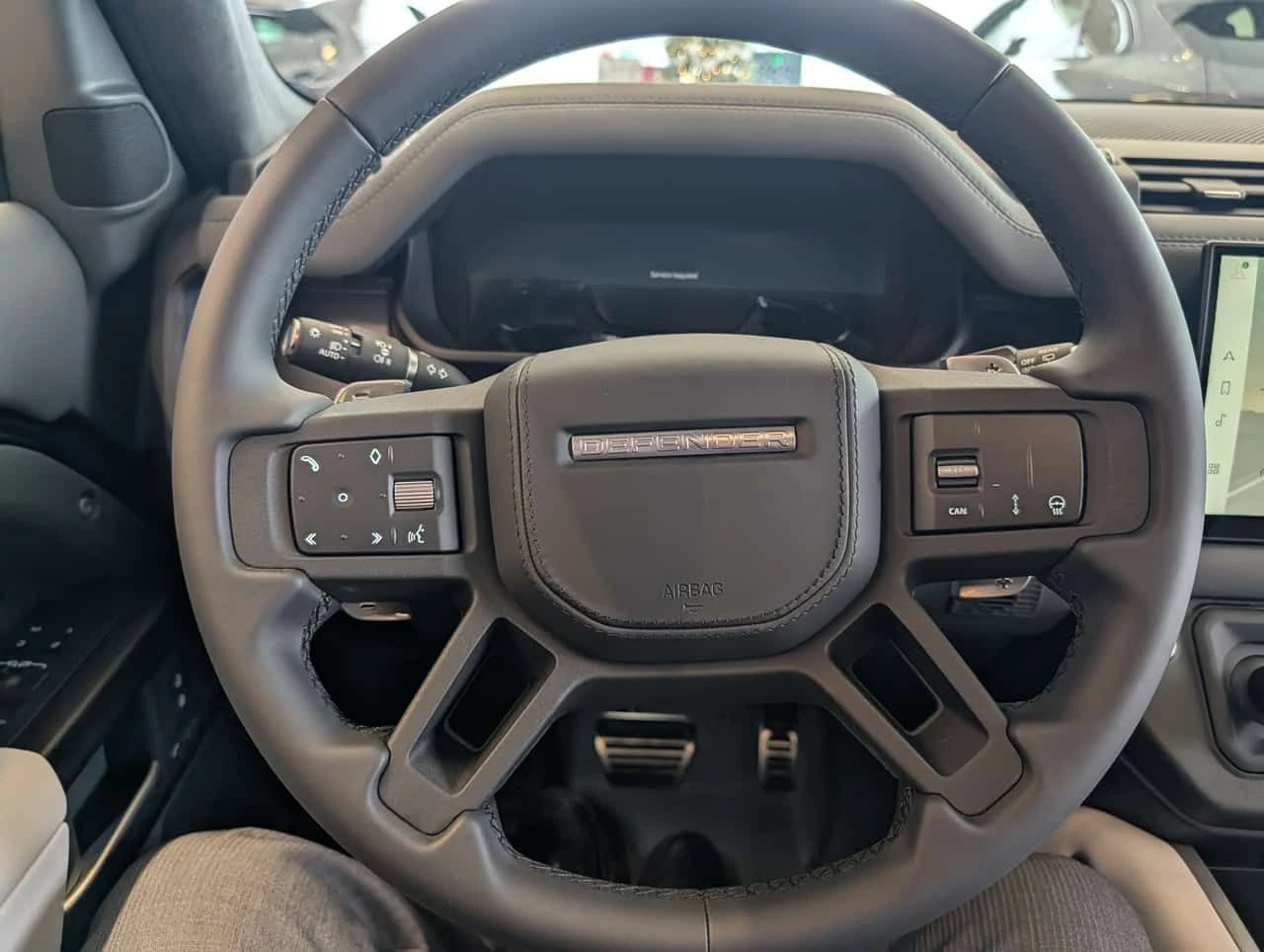 Land Rover Defender * V8 * 2 КЛЮЧА* ПОДГРЕВ* KEYLESS* , снимка 16 - Автомобили и джипове - 53742364