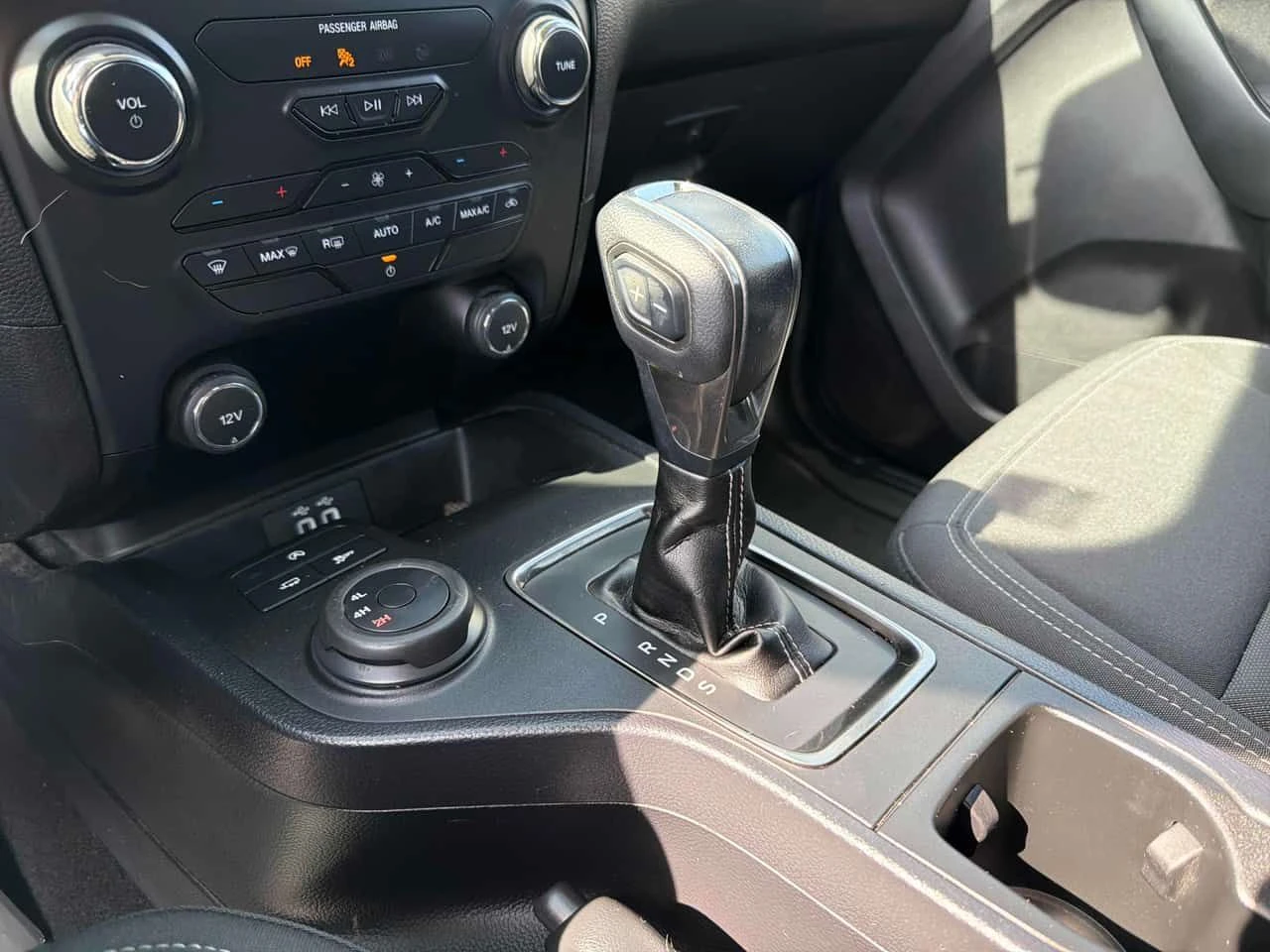 Ford Ranger * 4WD SuperCrew 5' Box * KEYLESS* , снимка 12 - Автомобили и джипове - 54034969