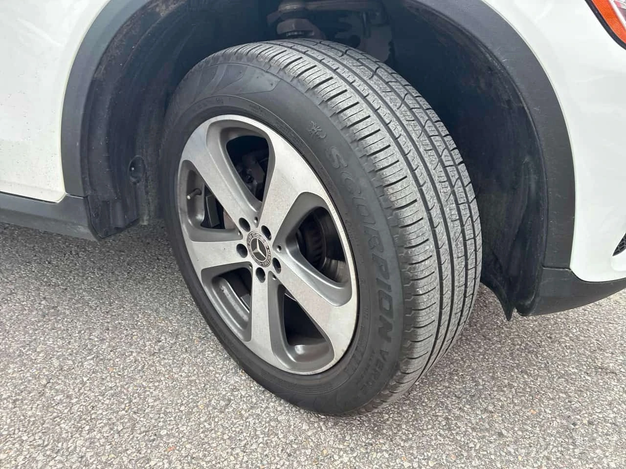 Mercedes-Benz GLC 300 * CARFAX * ПАНО * KEYLESS * КЛИП НА МОТОРА, снимка 7 - Автомобили и джипове - 54445488
