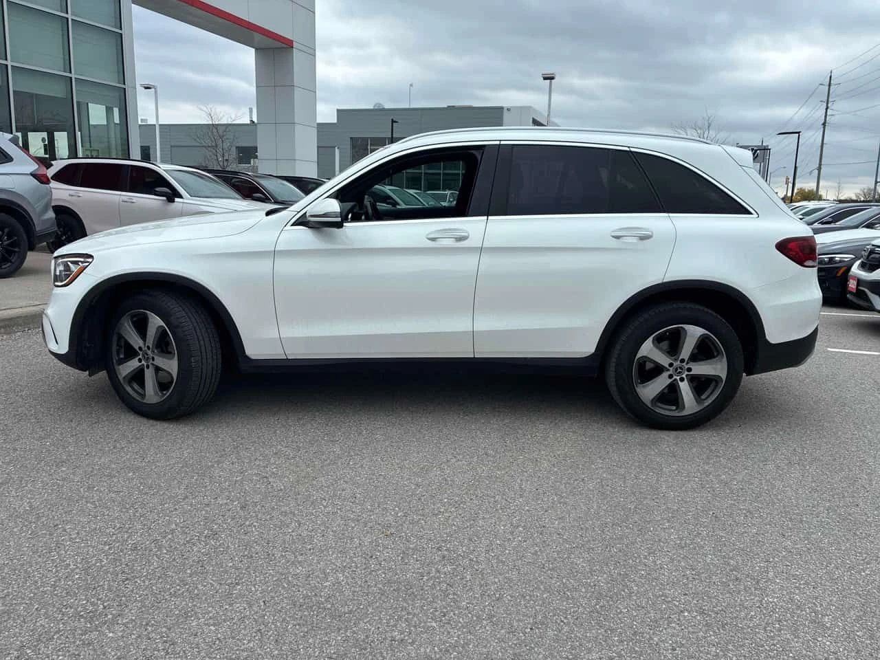 Mercedes-Benz GLC 300 * CARFAX * ПАНО * KEYLESS * КЛИП НА МОТОРА, снимка 2 - Автомобили и джипове - 54445488