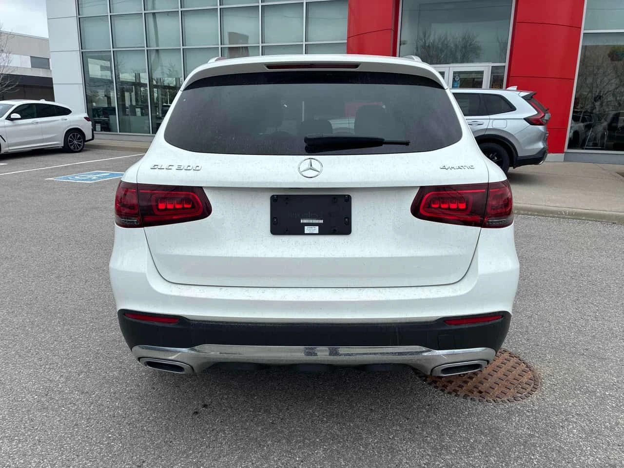 Mercedes-Benz GLC 300 * CARFAX * ПАНО * KEYLESS * КЛИП НА МОТОРА, снимка 4 - Автомобили и джипове - 54445488