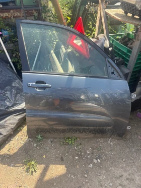 Врата предна дясна за Toyota RAV4 2005год., снимка 1