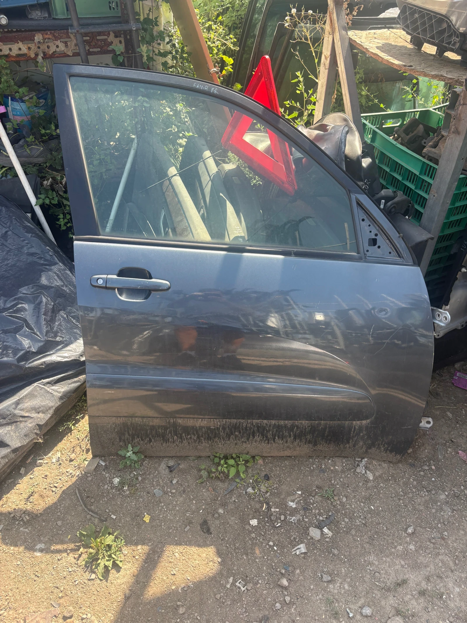 Врата предна дясна за Toyota RAV4 2005год.