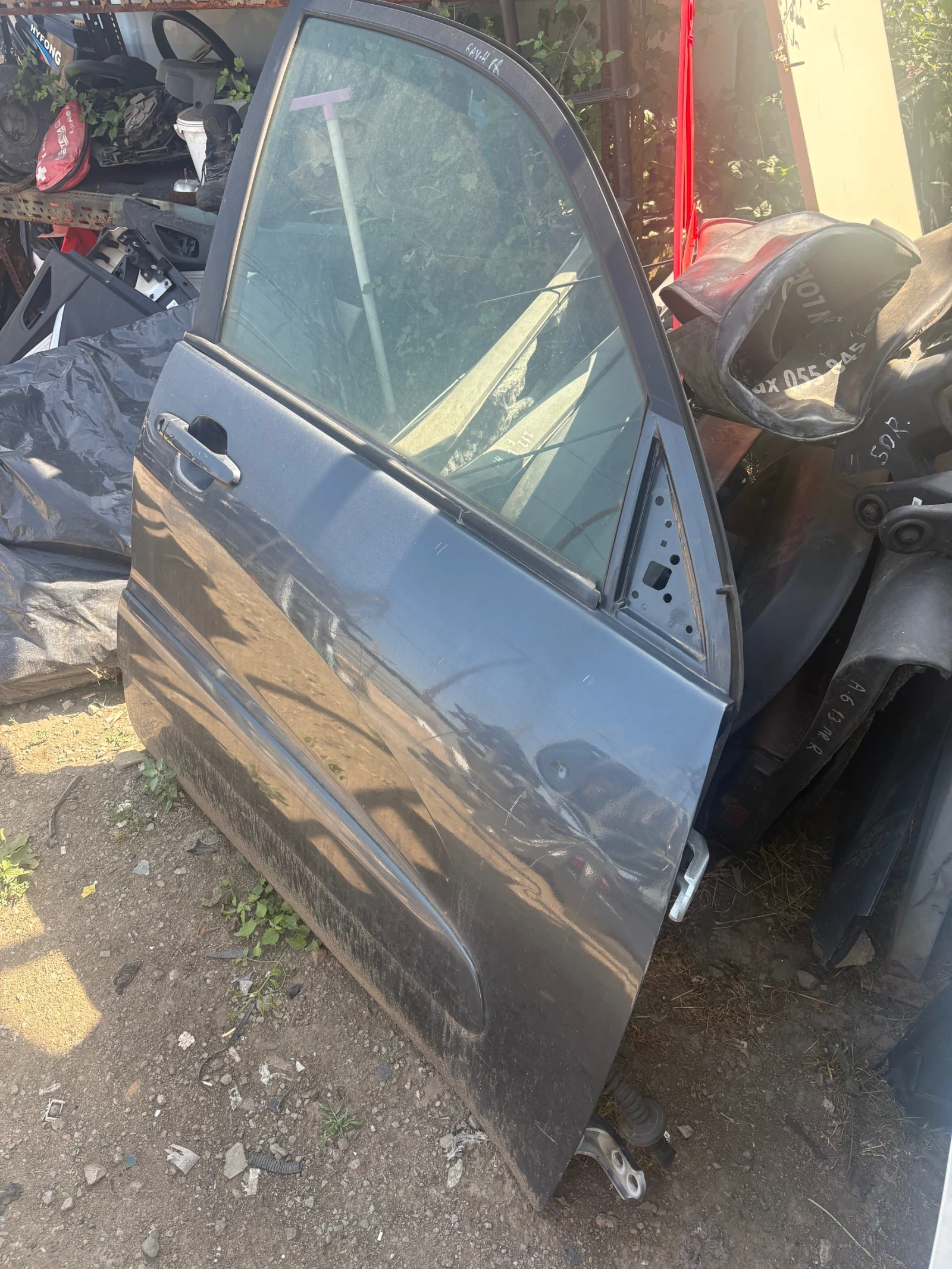 Врата предна дясна за Toyota RAV4 2005год., снимка 3 - Части - 55885156