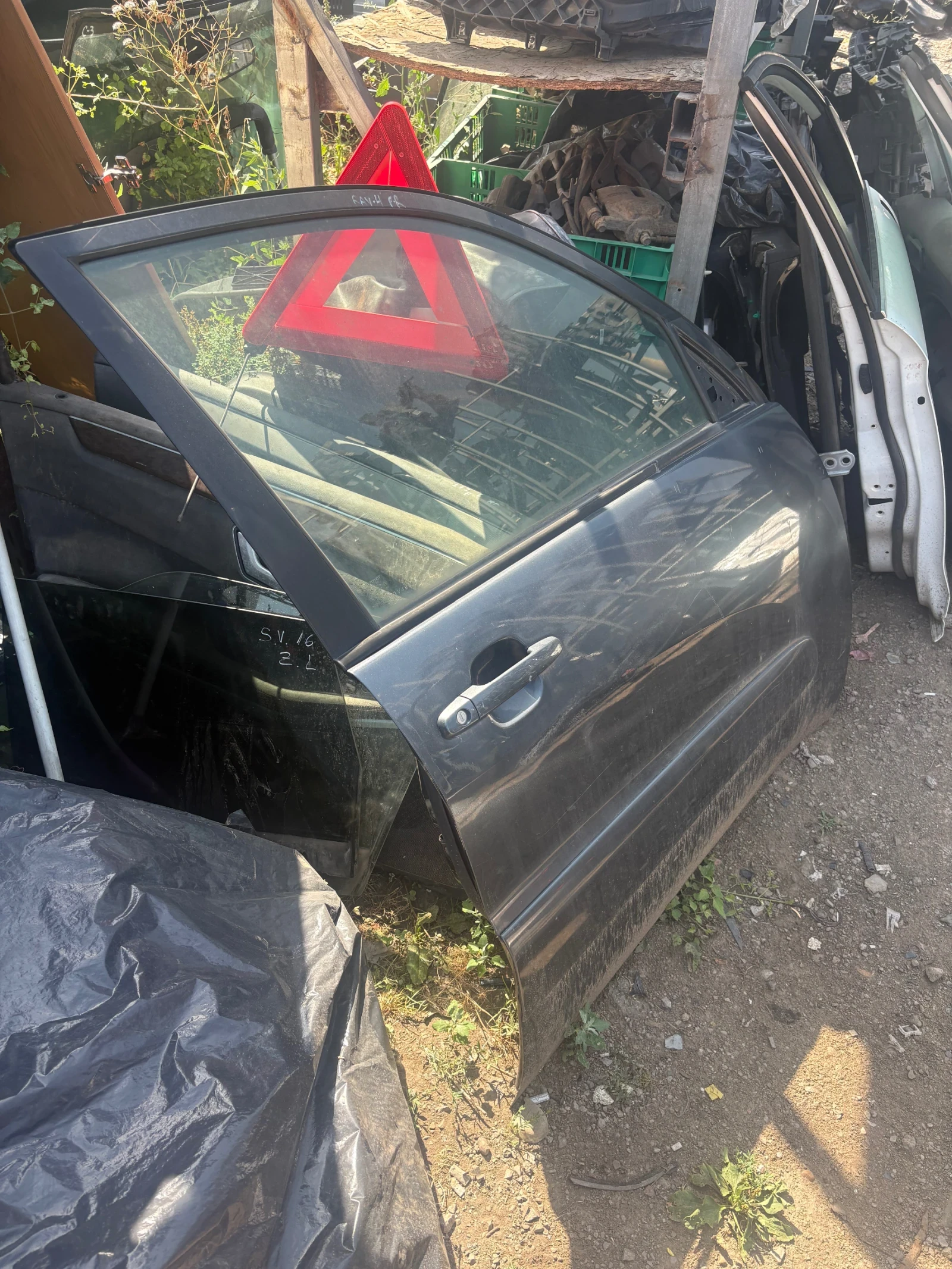 Врата предна дясна за Toyota RAV4 2005год., снимка 2 - Части - 55885156