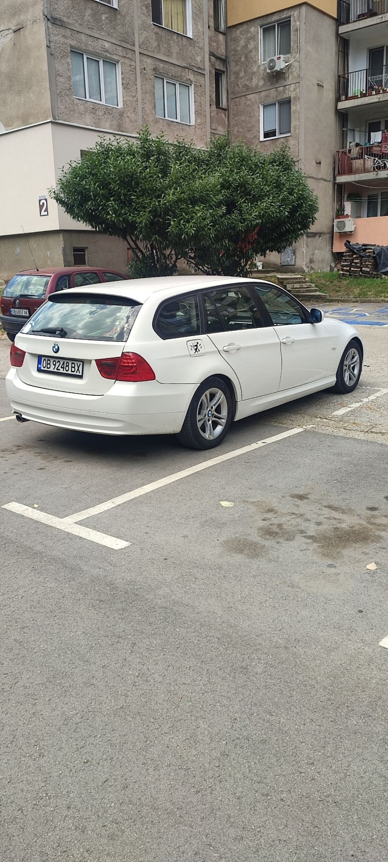 BMW 320 2.0d, снимка 3 - Автомобили и джипове - 46389522