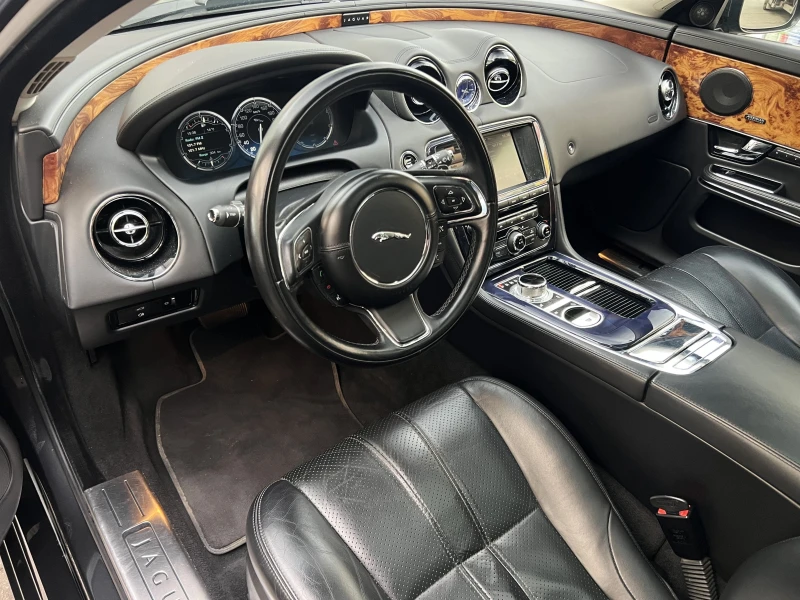 Jaguar Xj 3.0 V6/ LONG/ LUXURY/ PANO/ CAMERA/ SOFT CLOSE/ 19, снимка 10 - Автомобили и джипове - 48041395