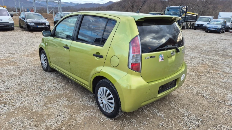 Daihatsu Sirion 1.3i 4x4 ШВЕЙЦАРИЯ , снимка 6 - Автомобили и джипове - 48884535