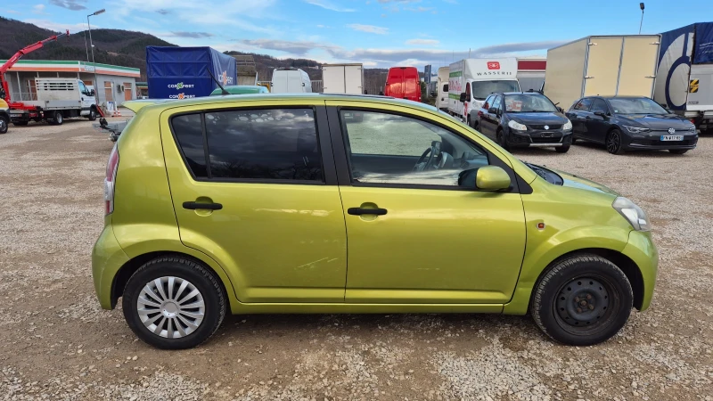 Daihatsu Sirion 1.3i 4x4 ШВЕЙЦАРИЯ , снимка 4 - Автомобили и джипове - 48884535