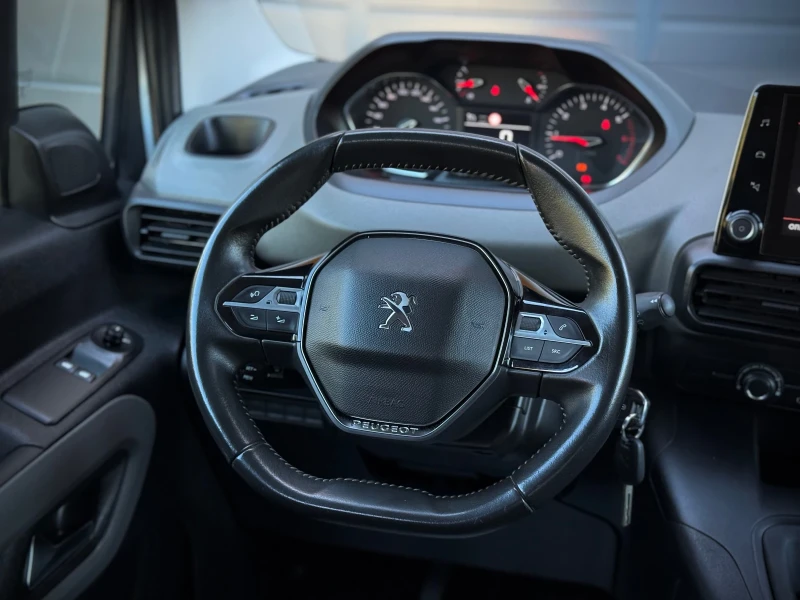 Peugeot Rifter 1.5 HDI * LaneAssist* NAVI* CarPlay* , снимка 10 - Автомобили и джипове - 51804982