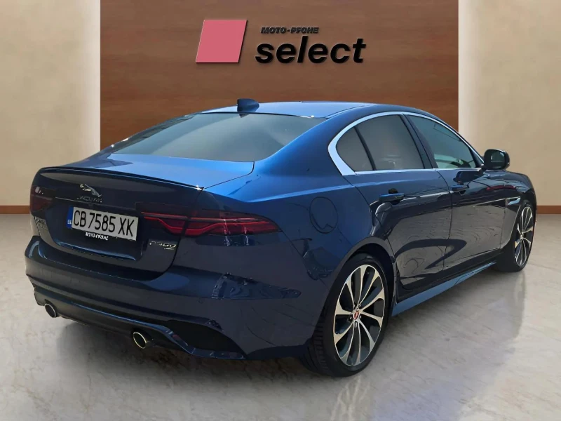 Jaguar XE 2.0, снимка 14 - Автомобили и джипове - 52078528